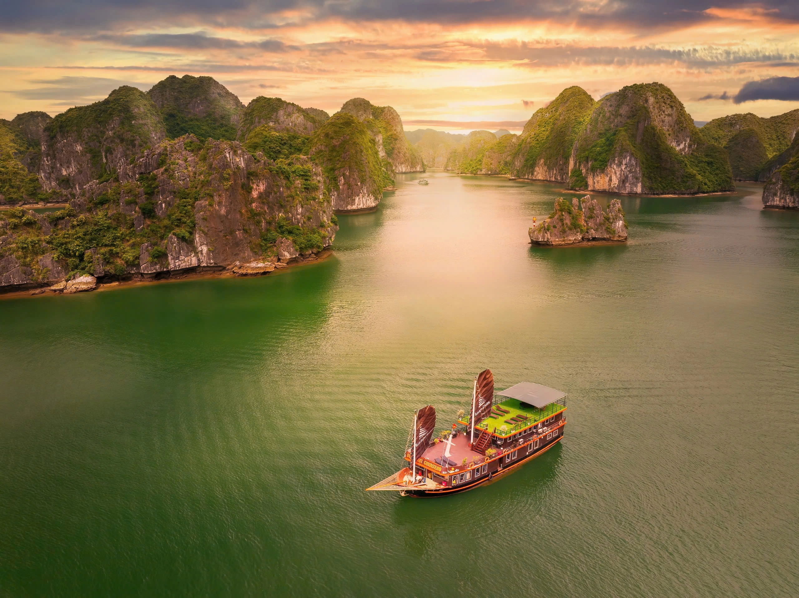 3D2N Tour | Experience Lan Ha Bay on Sunlight Boutique 7 Cruise & Explore Cat Ba Island