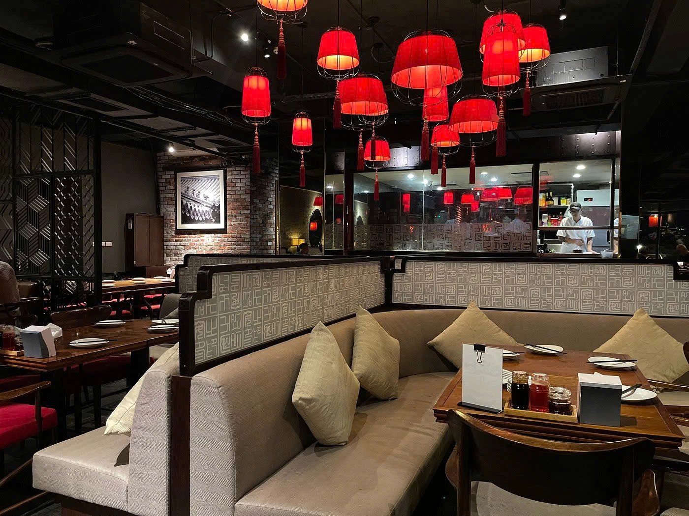 Trải nghiệm ẩm thực tại nhà hàng Fu Rong Hua - Hoàn Kiếm, Hà Nội