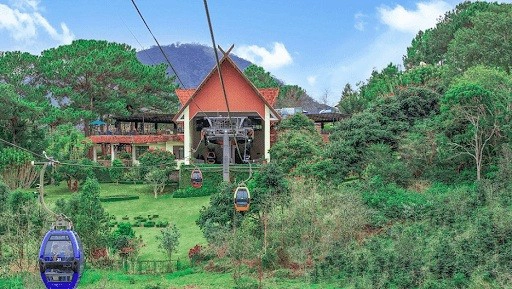Experience the Robin Hill cable car in Da Lat | Vietnam