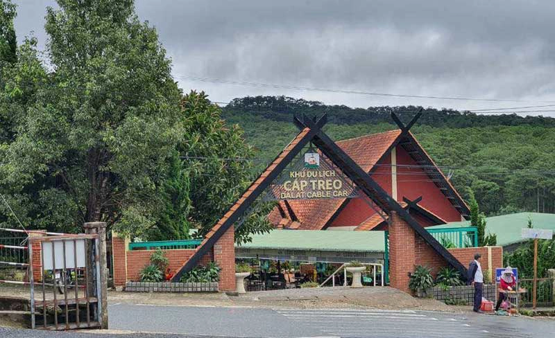 Experience the Robin Hill cable car in Da Lat | Vietnam