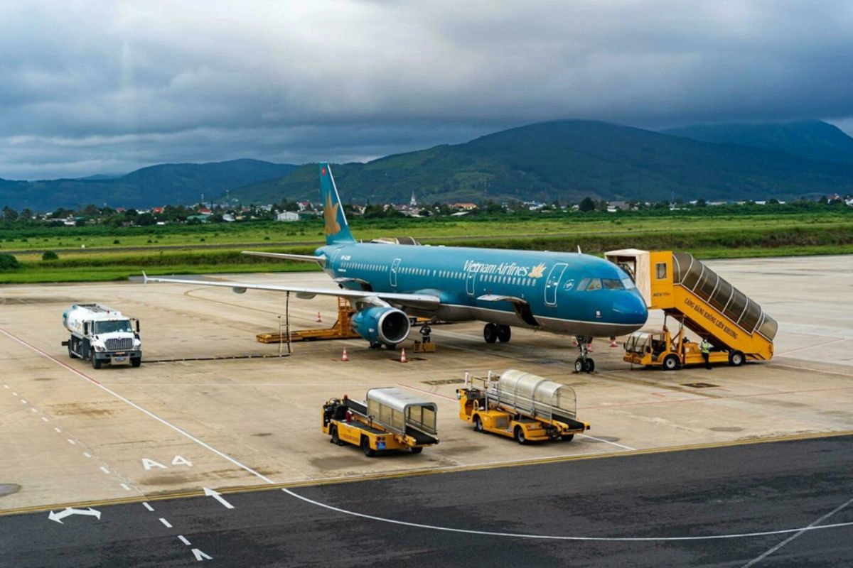 Direct flight is the most fastest and comfortable option of transfer from Hanoi to Da Lat