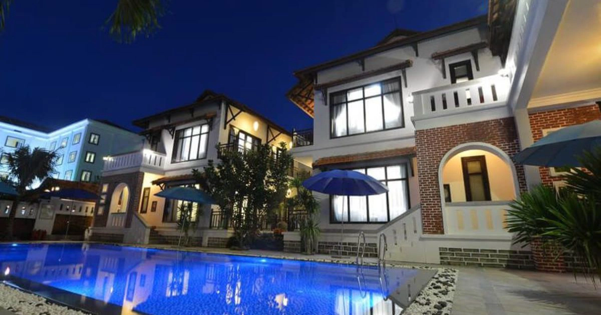 It's advisable to book your room early during peak season