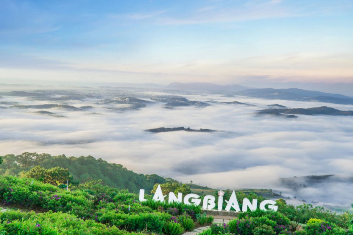 Lang Biang Mountain - Embrace the scenic majesty of the roof of Da Lat