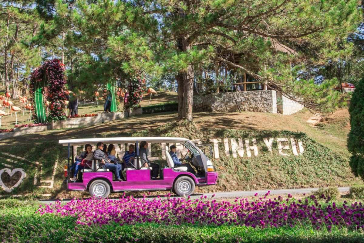 A Tranquil Blend of Mild Weather and Springtime Beauty in Da Lat