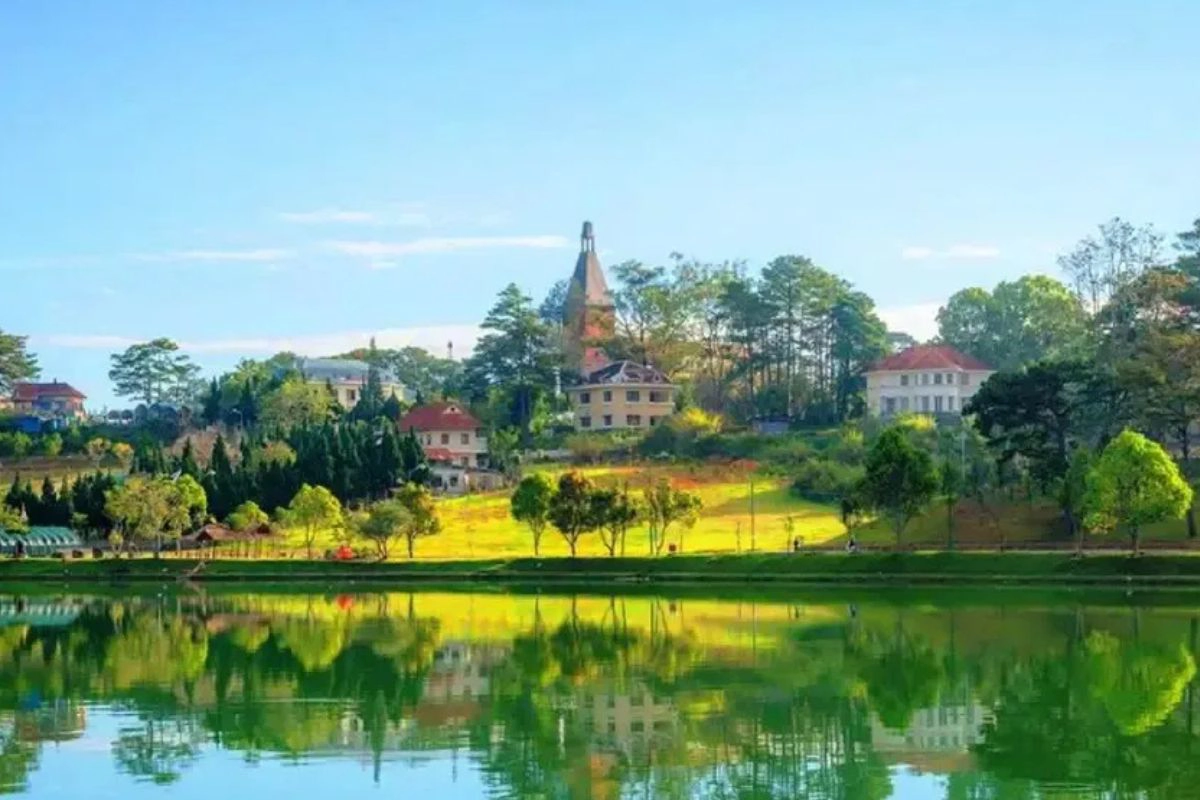 Xuan Huong Lake offers peaceful moments in Da Lat