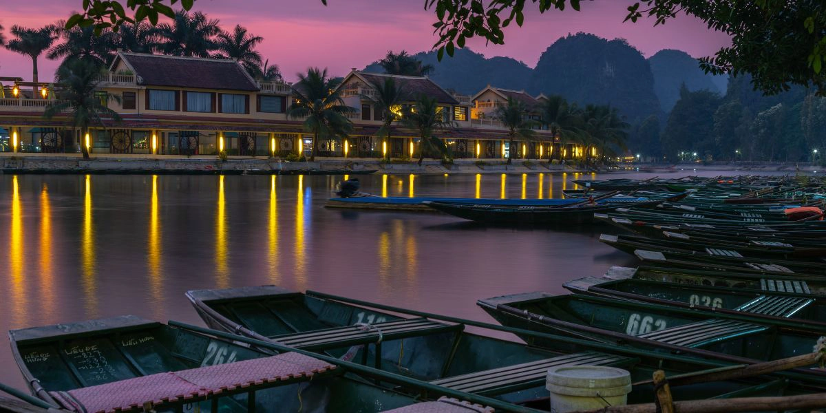 A peaceful night in Ninh Binh