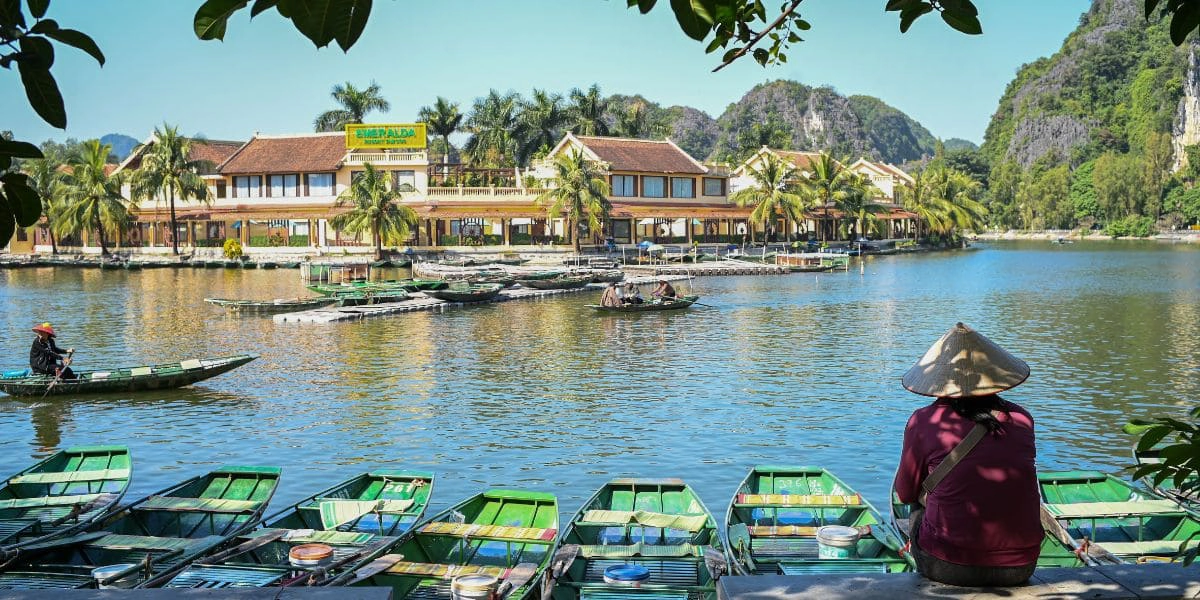 Stay and dine in Ninh Binh
