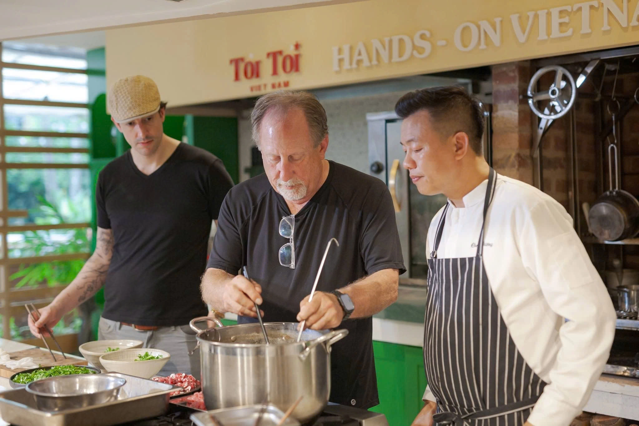 Hanoi Private Cooking Class & Local Market Experience