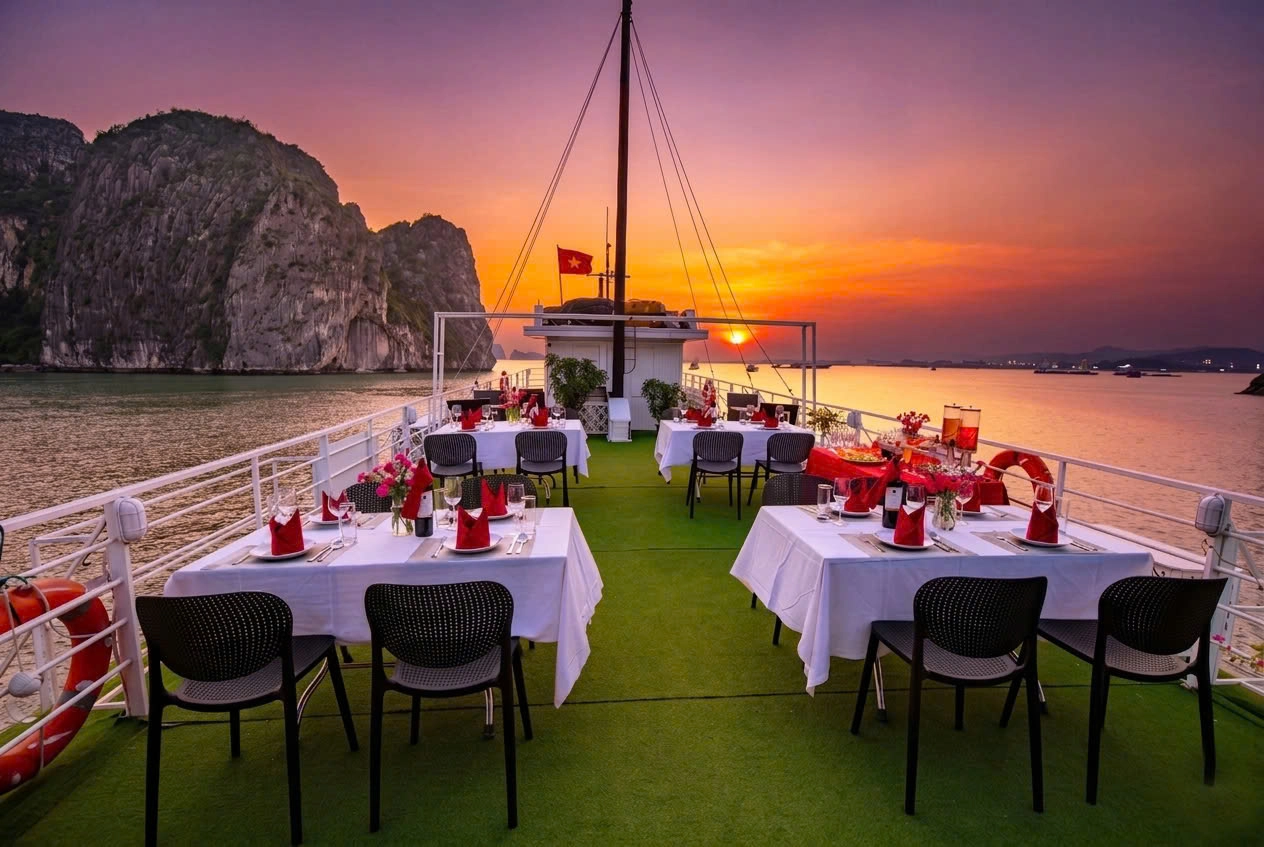 2D1N Tour | Relaxing at Ha Long Bay on Sunlight Legend Cruise 14 cabin