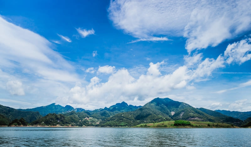 2D1N I Explore the local life through the villages in Mai Chau and Moc Chau with the local experiences