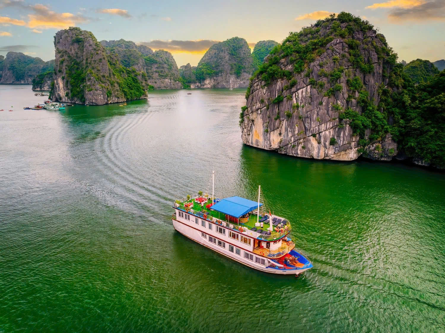2D1N Tour | Relaxing at Lan Ha Bay and Viet Hai Village on Sunlight Premium Cruise 9 cabin