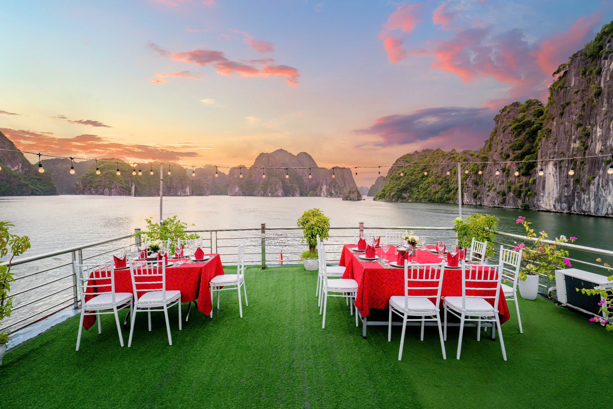 2D1N Tour | Relaxing at Lan Ha Bay and Viet Hai Village on Sunlight Premium Cruise 9 cabin