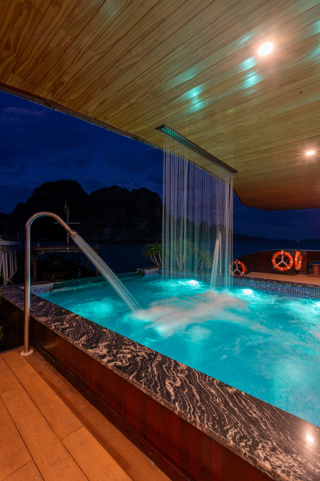 2D1N & 3D2N | Explore the hidden gem in Bai Tu Long Bay and relaxing in 6* Cycad Cruise | Hạ Long
