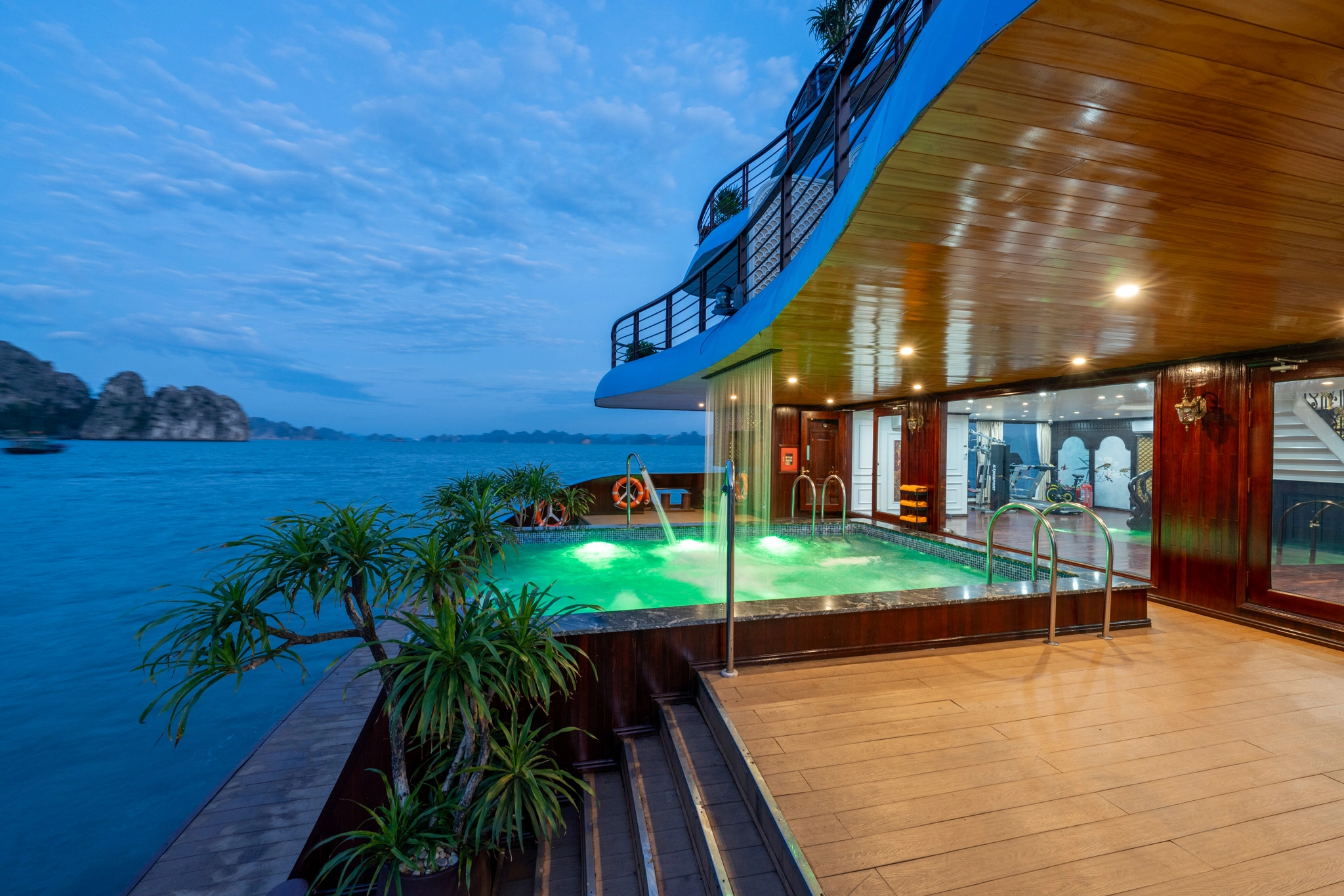 2D1N & 3D2N | Explore the hidden gem in Bai Tu Long Bay and relaxing in 6* Cycad Cruise | Hạ Long