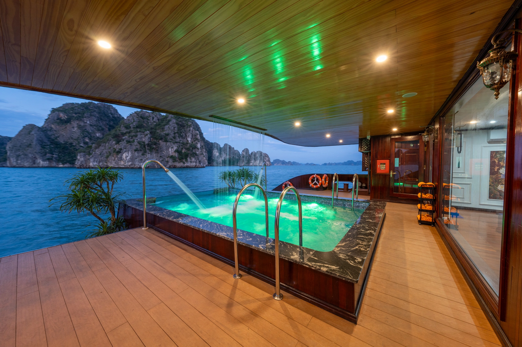 2D1N & 3D2N | Explore the hidden gem in Bai Tu Long Bay and relaxing in 6* Cycad Cruise | Hạ Long