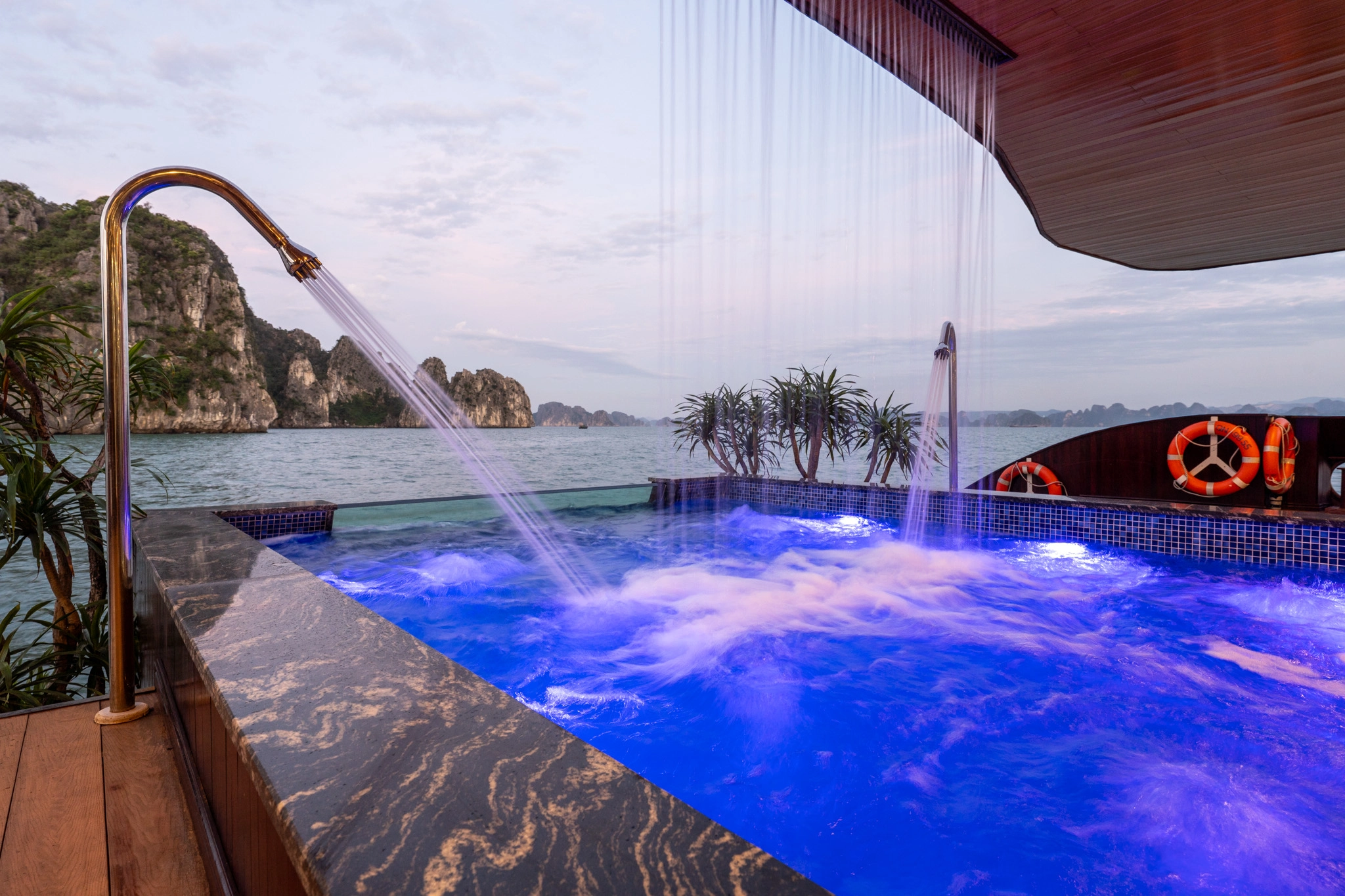 2D1N & 3D2N | Explore the hidden gem in Bai Tu Long Bay and relaxing in 6* Cycad Cruise | Hạ Long