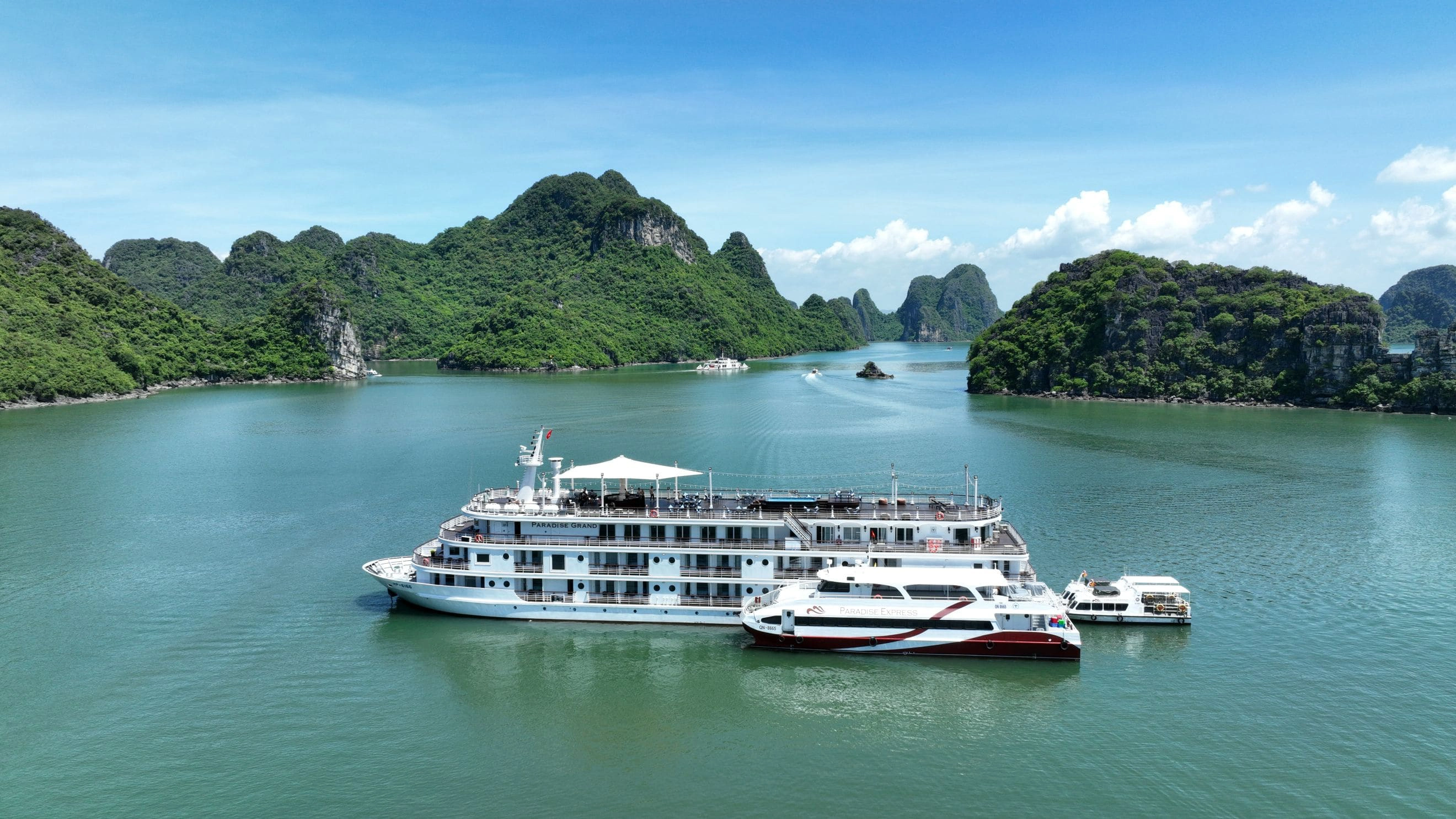 2D1N | Relaxing in Bai Tu Long Bay and relaxing in 5* Paradise Grand Cruise | Hạ Long