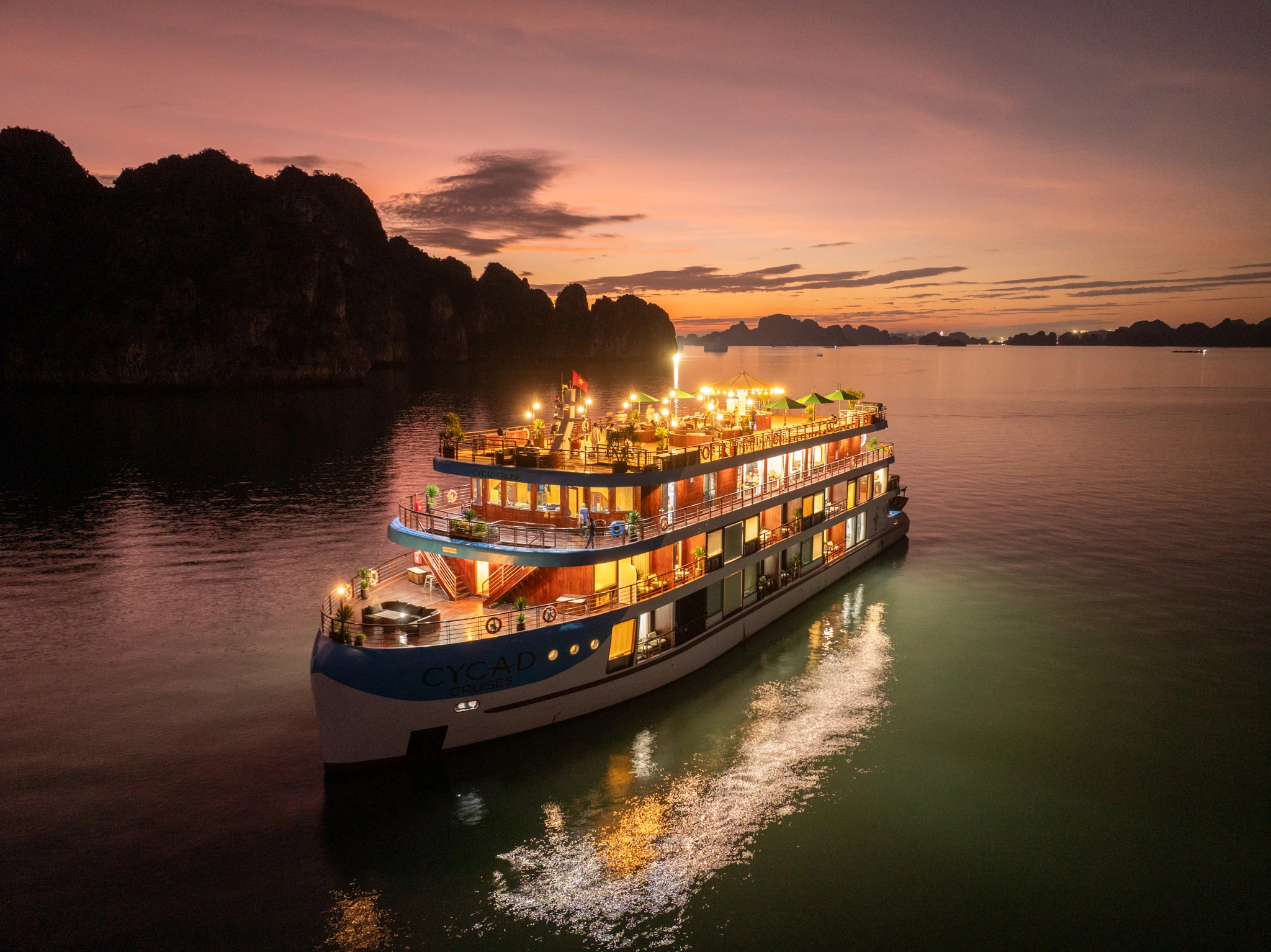 2D1N & 3D2N | Explore the hidden gem in Bai Tu Long Bay and relaxing in 6* Cycad Cruise | Hạ Long