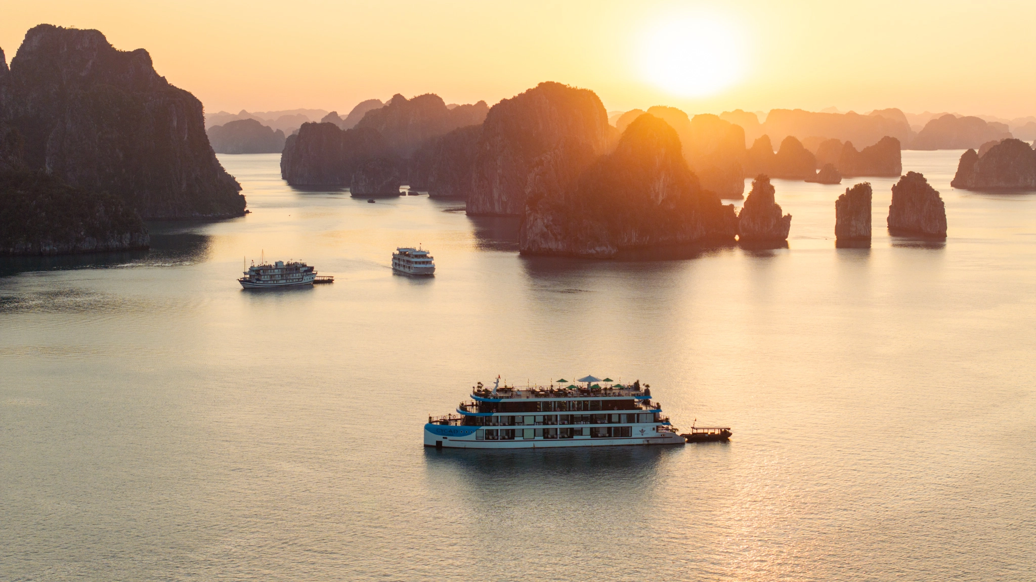 2D1N & 3D2N | Explore the hidden gem in Bai Tu Long Bay and relaxing in 6* Cycad Cruise | Hạ Long