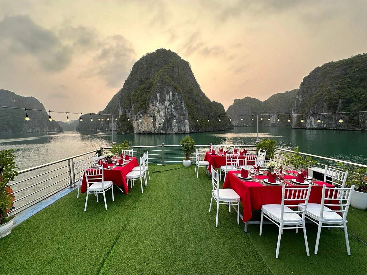3D2N Tour | Experience Lan Ha and Ha Long Bay on Sunlight Premium Cruise 9 cabin