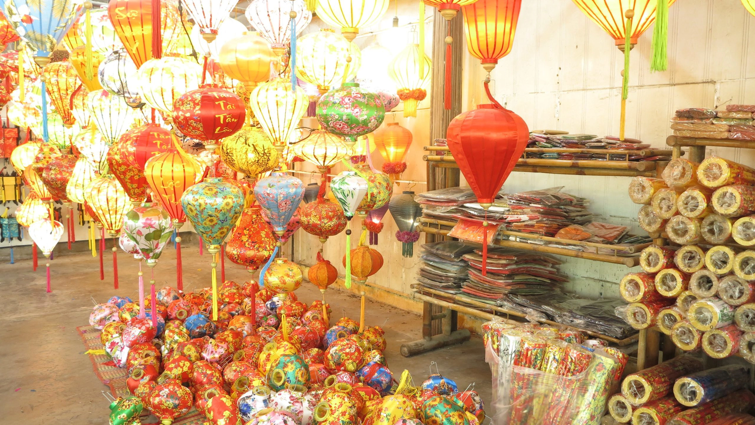 Hoi An Lantern Making & Tra Que Farming Experience