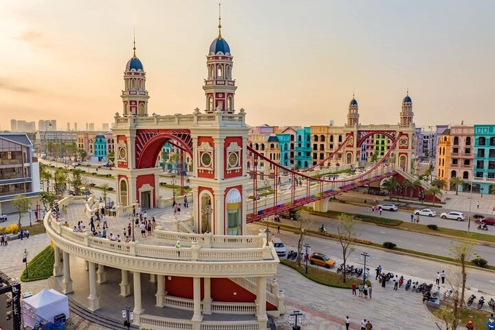 Mega Grand World Hanoi Admission Experience