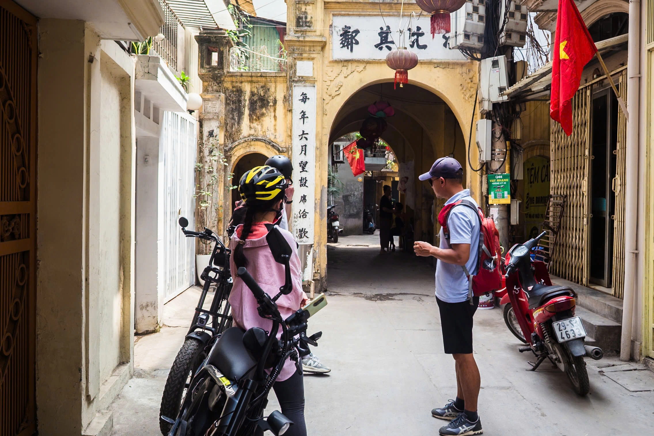 Hanoi Beyond the Landmarks by E-Bike