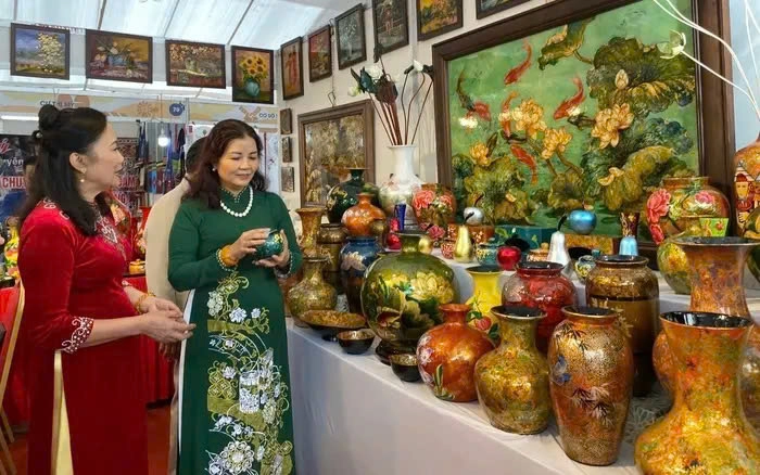 Day Tour | A Journey Through Hanoi's Traditional Craft Villages: Incense Village - Conical Hat Village - Lacquer Village On Vintage Cub Motobike