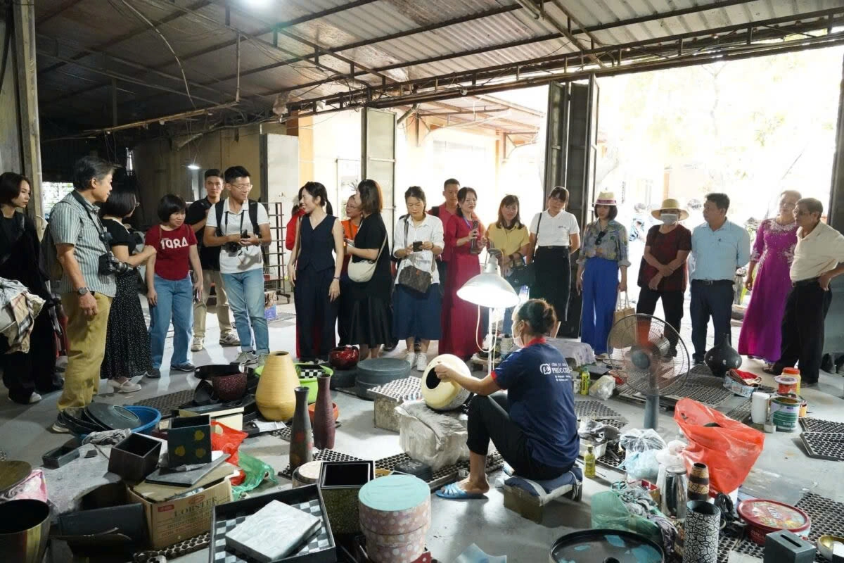 Day Tour | A Journey Through Hanoi's Traditional Craft Villages: Incense Village - Conical Hat Village - Lacquer Village On Vintage Cub Motobike