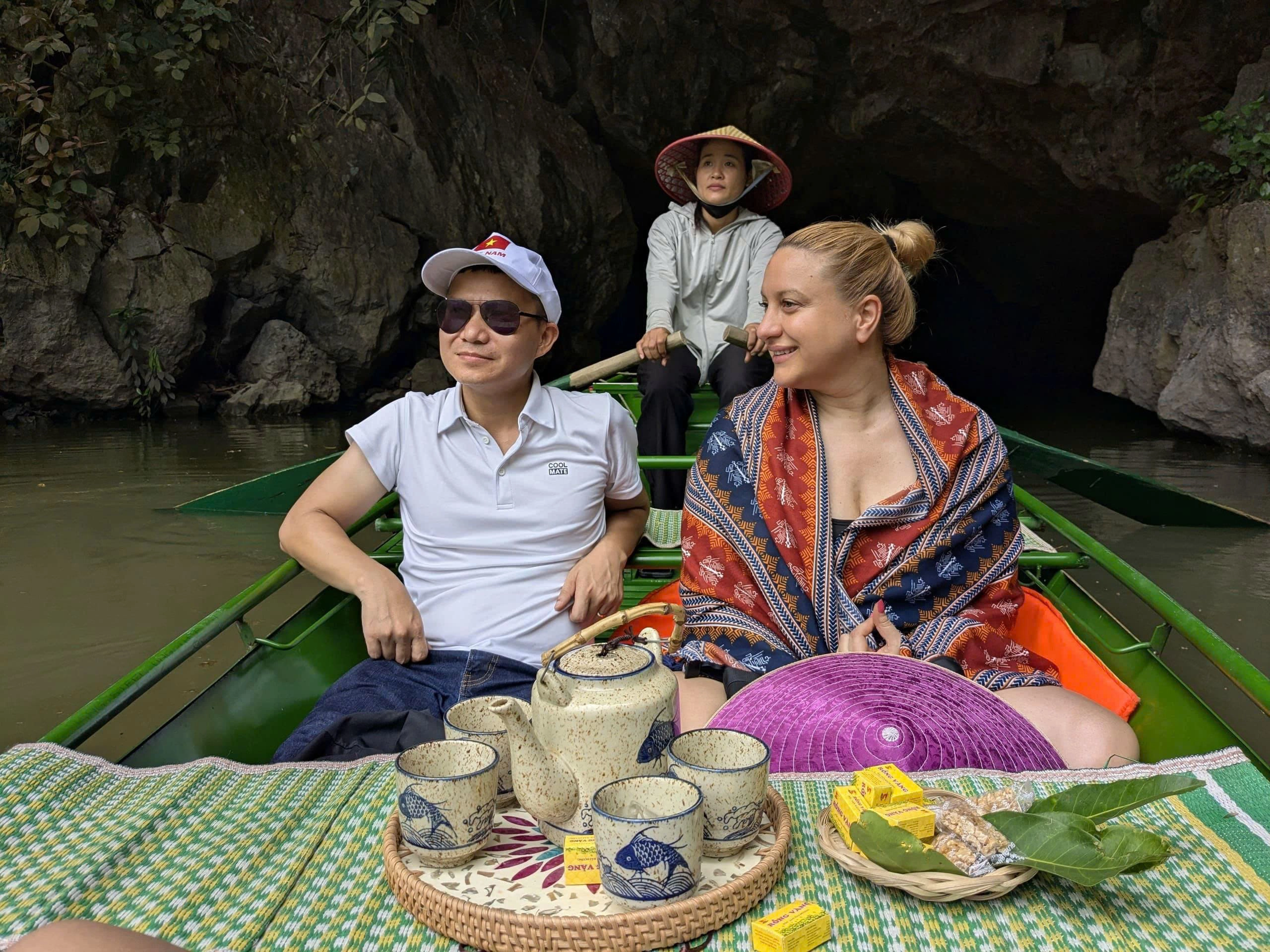 Tam Coc Pedal & Paddle Plus by E-bike | Start from Ninh Binh 