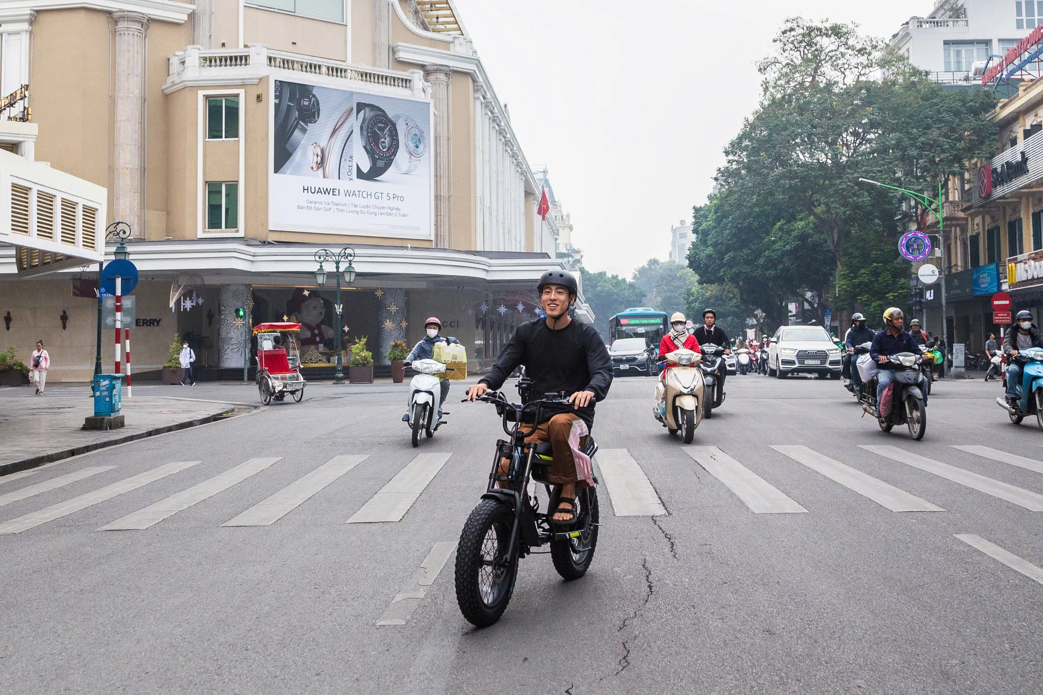 Hanoi Beyond the Landmarks by E-Bike