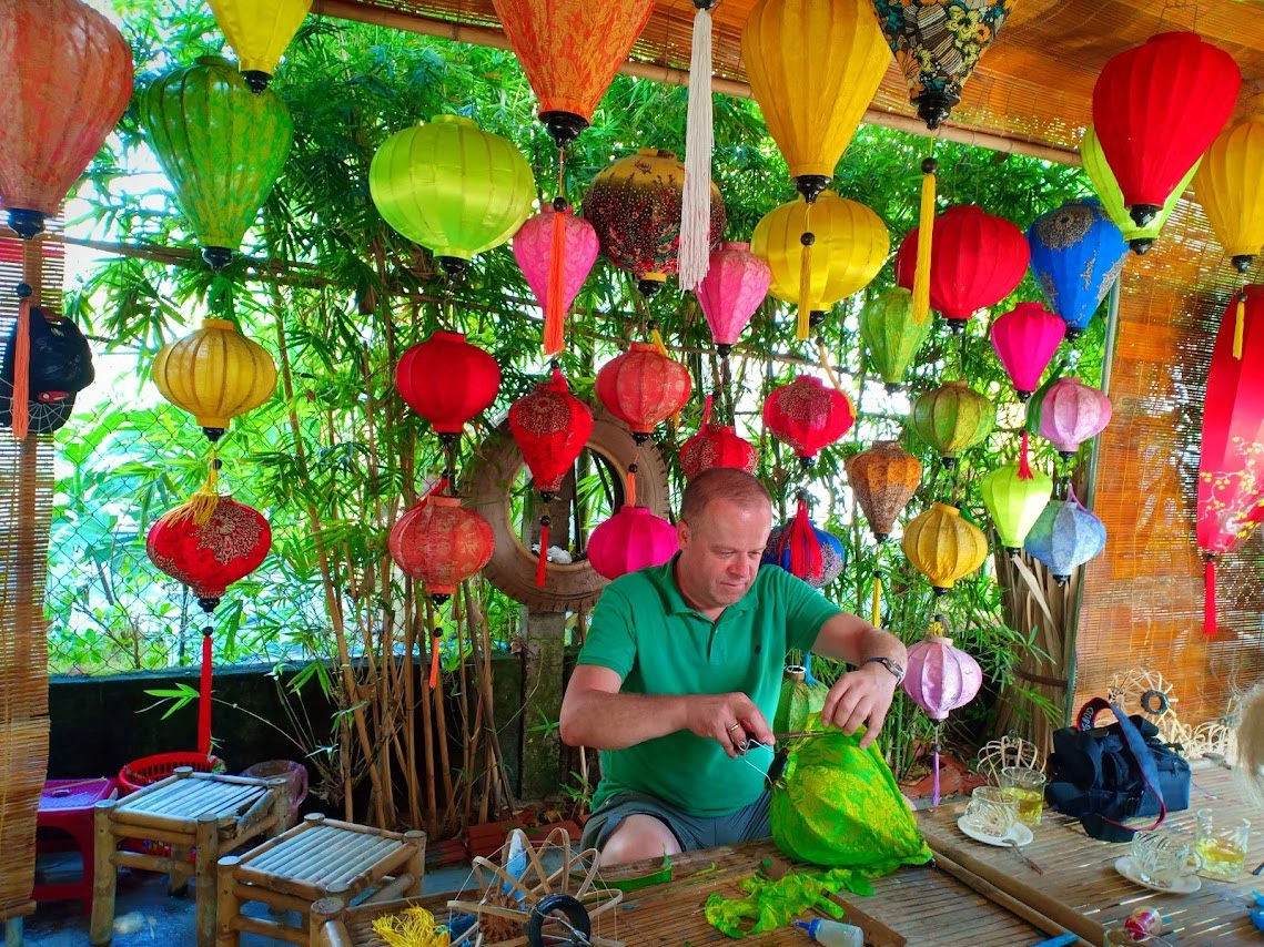 Hoi An Lantern Making & Tra Que Farming Experience