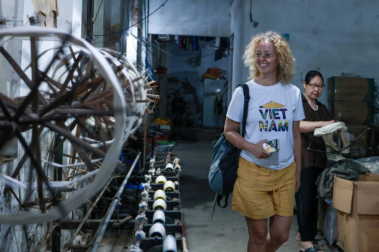 Day Tour | Half Day Explore Vạn Phúc Silk Village On Vintage Cub Motobike