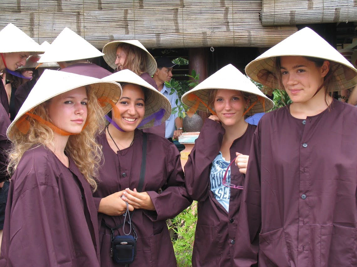 Hoi An Lantern Making & Tra Que Farming Experience