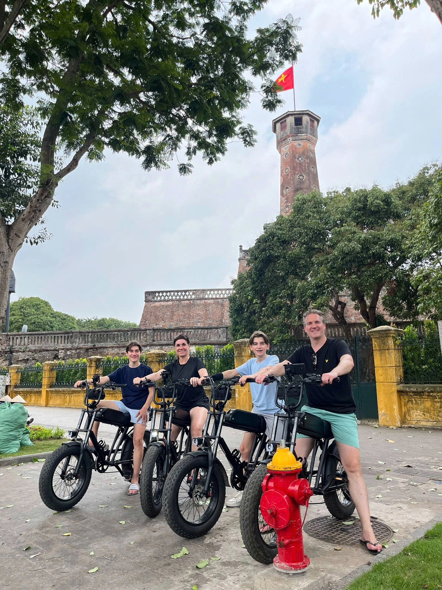 Hanoi After Dark - Ride & Taste by E-Bike