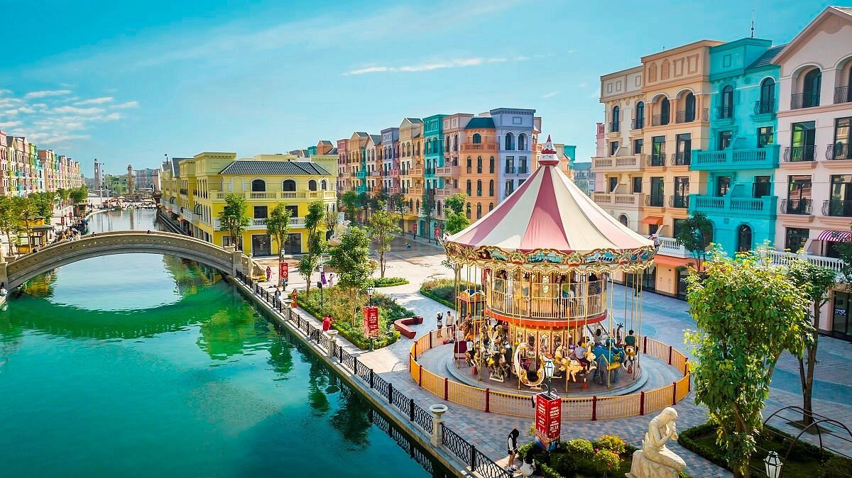 Mega Grand World Hanoi Admission Experience