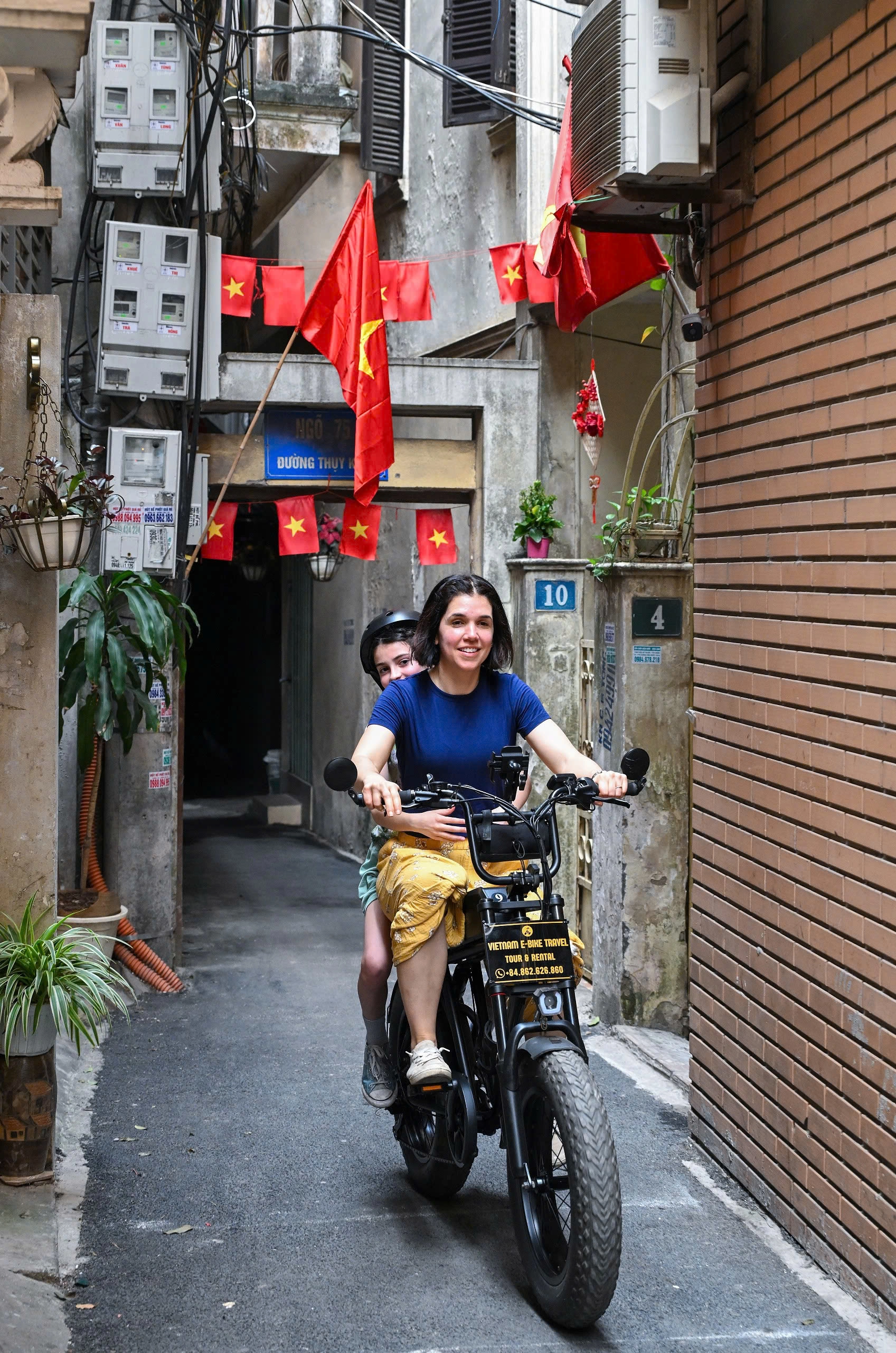 Hanoi from the Inside Out by E-Bike