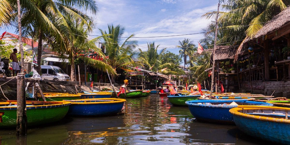 Hoi An basket boat with Joytime