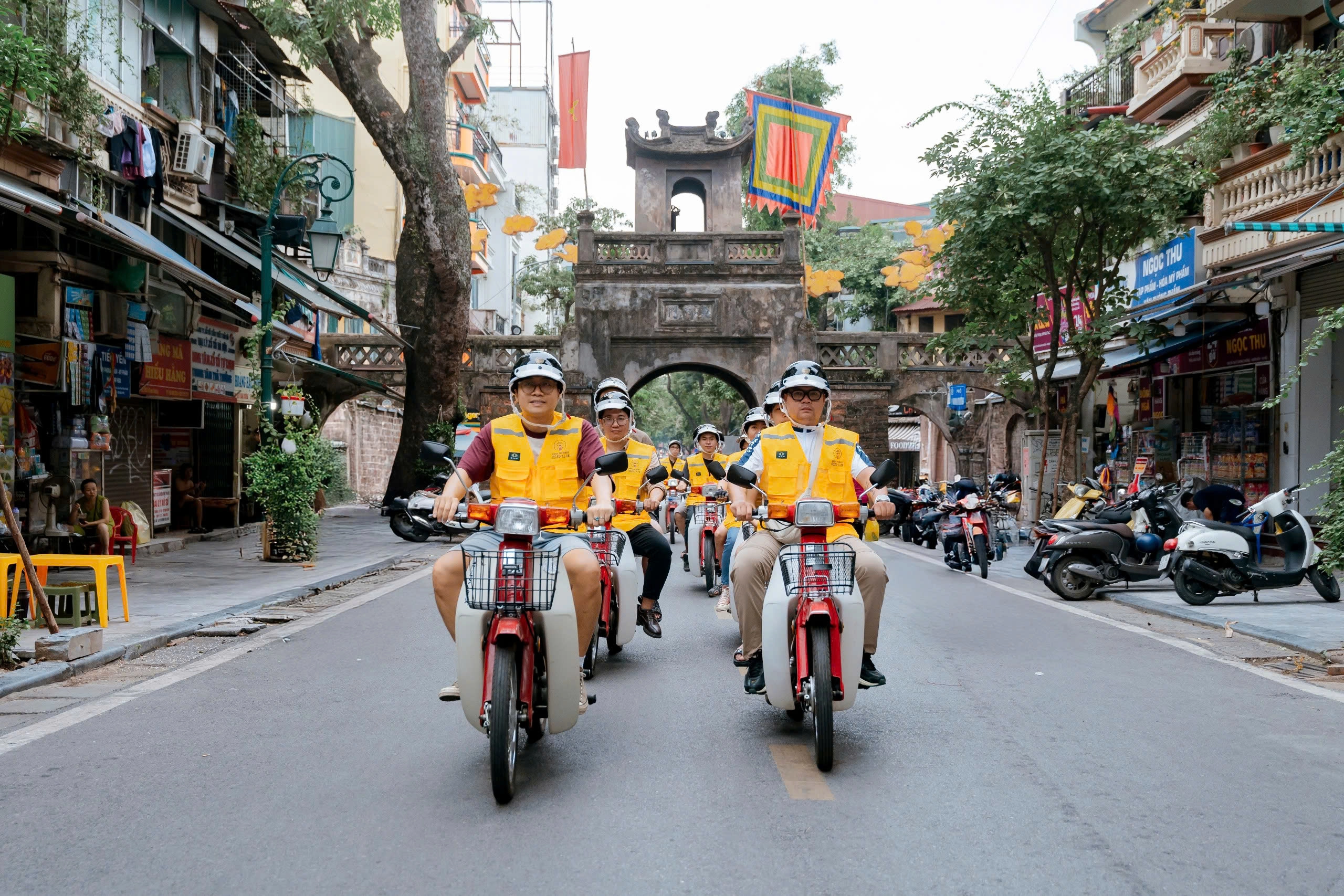 Day Tour | Morning Flavors on a Vintage Cub Motorbike in Hanoi