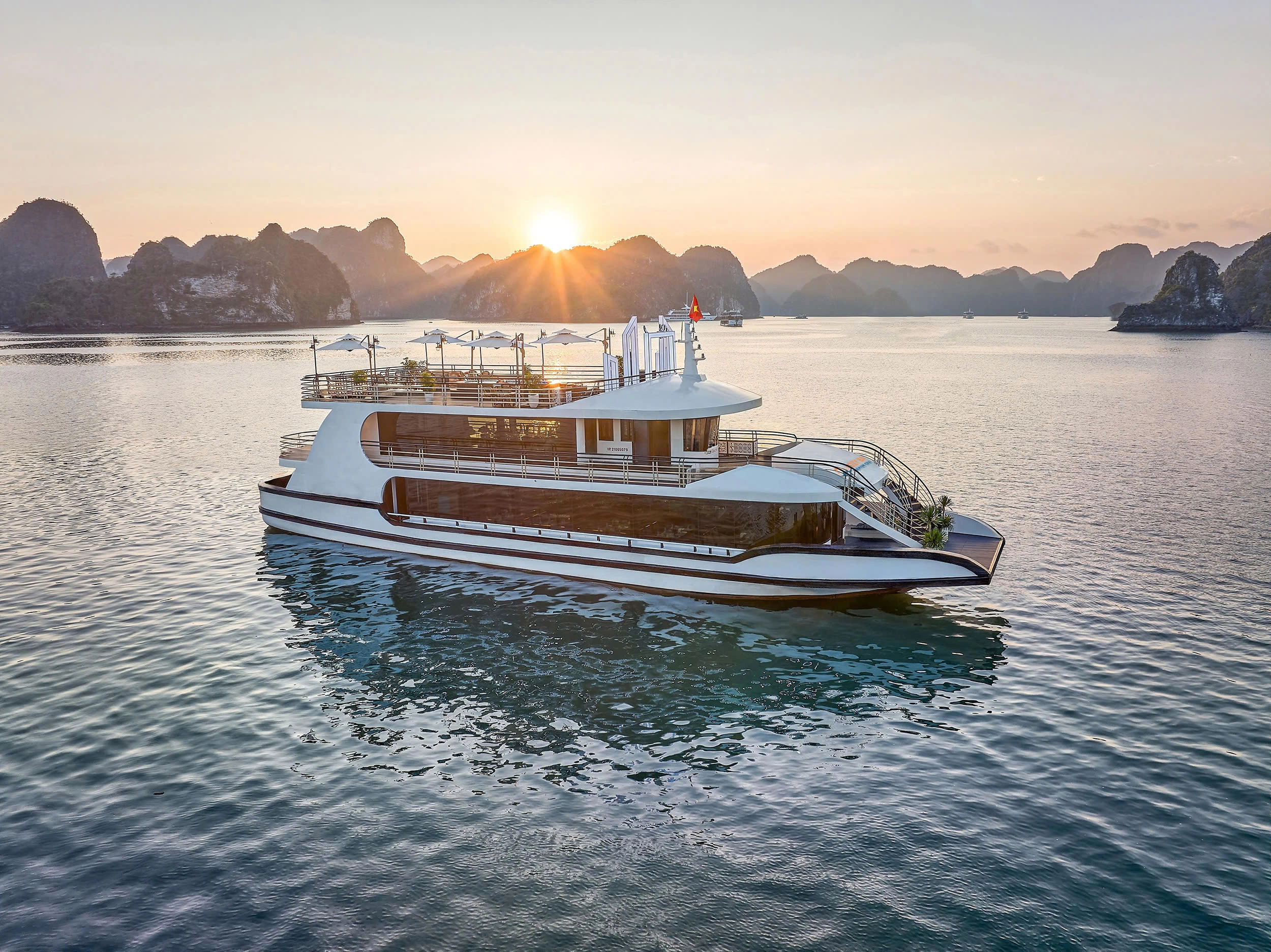 Day Tour | Explore Ha Long Bay aboard the 5-star Cozy Bay Premium Cruise