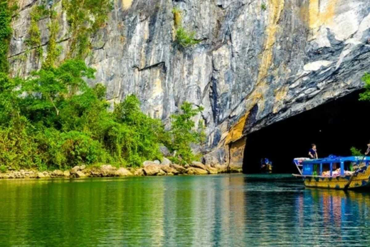 Phong Nha-Ke Bang showcases majestic landscapes where mountains and rivers blend in perfect harmony