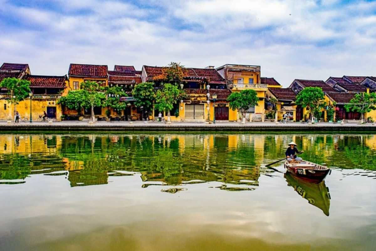 Solo travel Vietnam offers a highly connected, affordable, and social travel experience