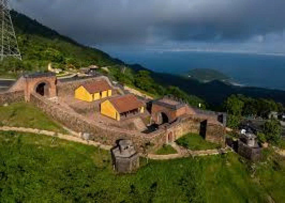 Full-day Tour | Hai Van Pass, Imperial Citadel, Khai Dinh Tomb, and local cuisine experience depart from Da Nang