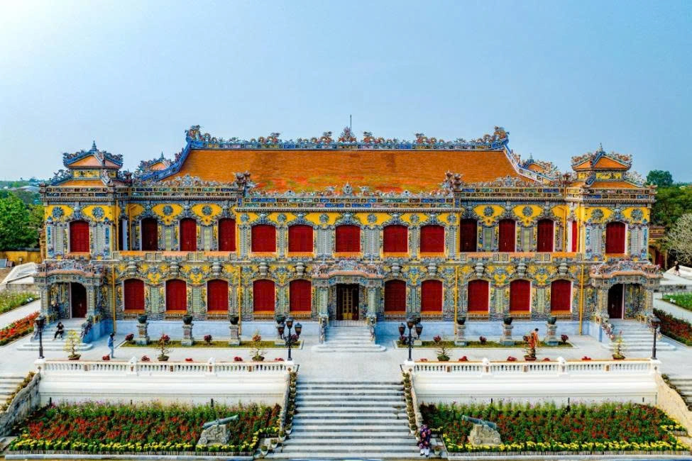 Full-day Tour | Hai Van Pass, Imperial Citadel, Khai Dinh Tomb, and local cuisine experience depart from Da Nang