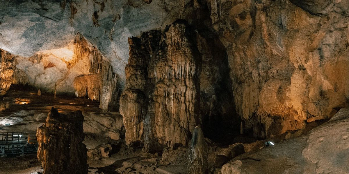 Paradise Cave underground palace