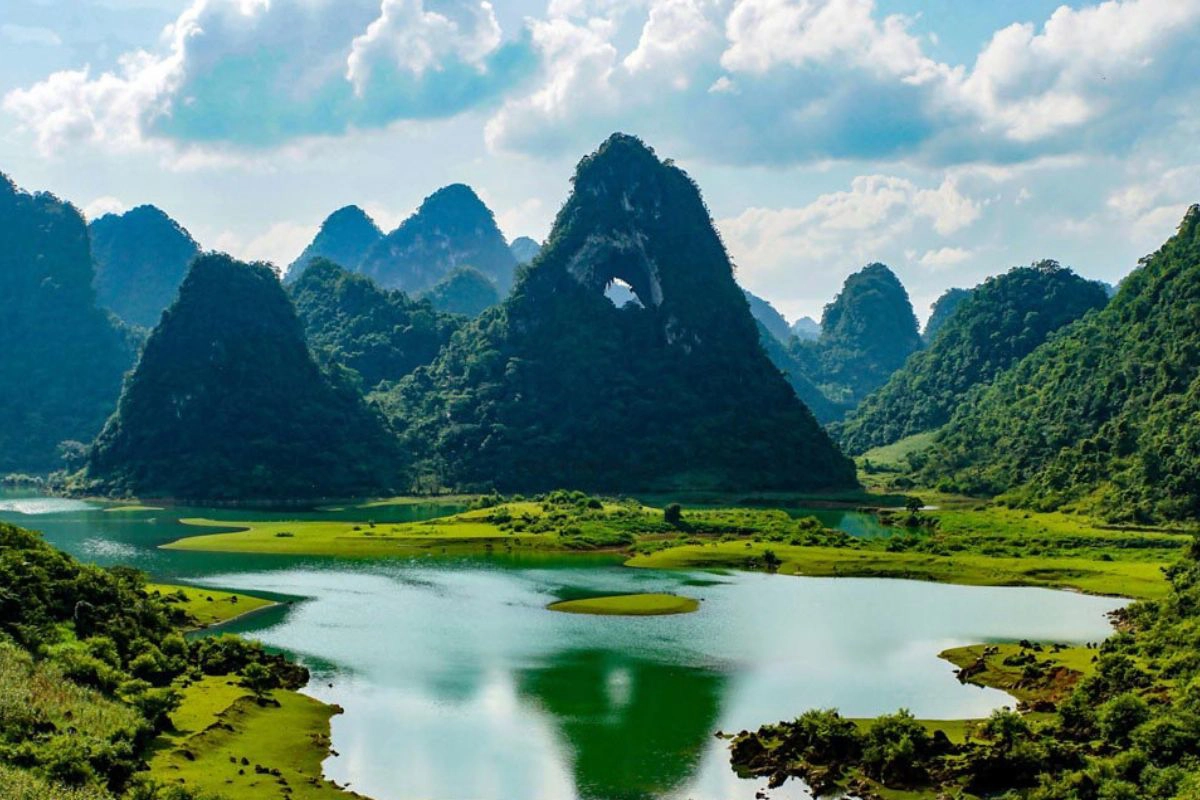The Majestic Northeast Route – Conquer Ha Giang & Cao Bang