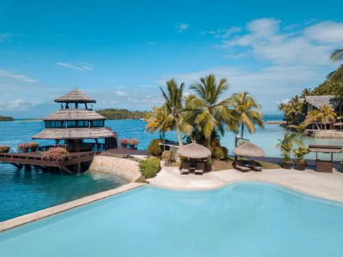 Day Tour | Vinpearl Safari, Rach Vem Beach, Pearl Farm, Ham Rong Beach & Silk Shop with Lunch in Phu Quoc