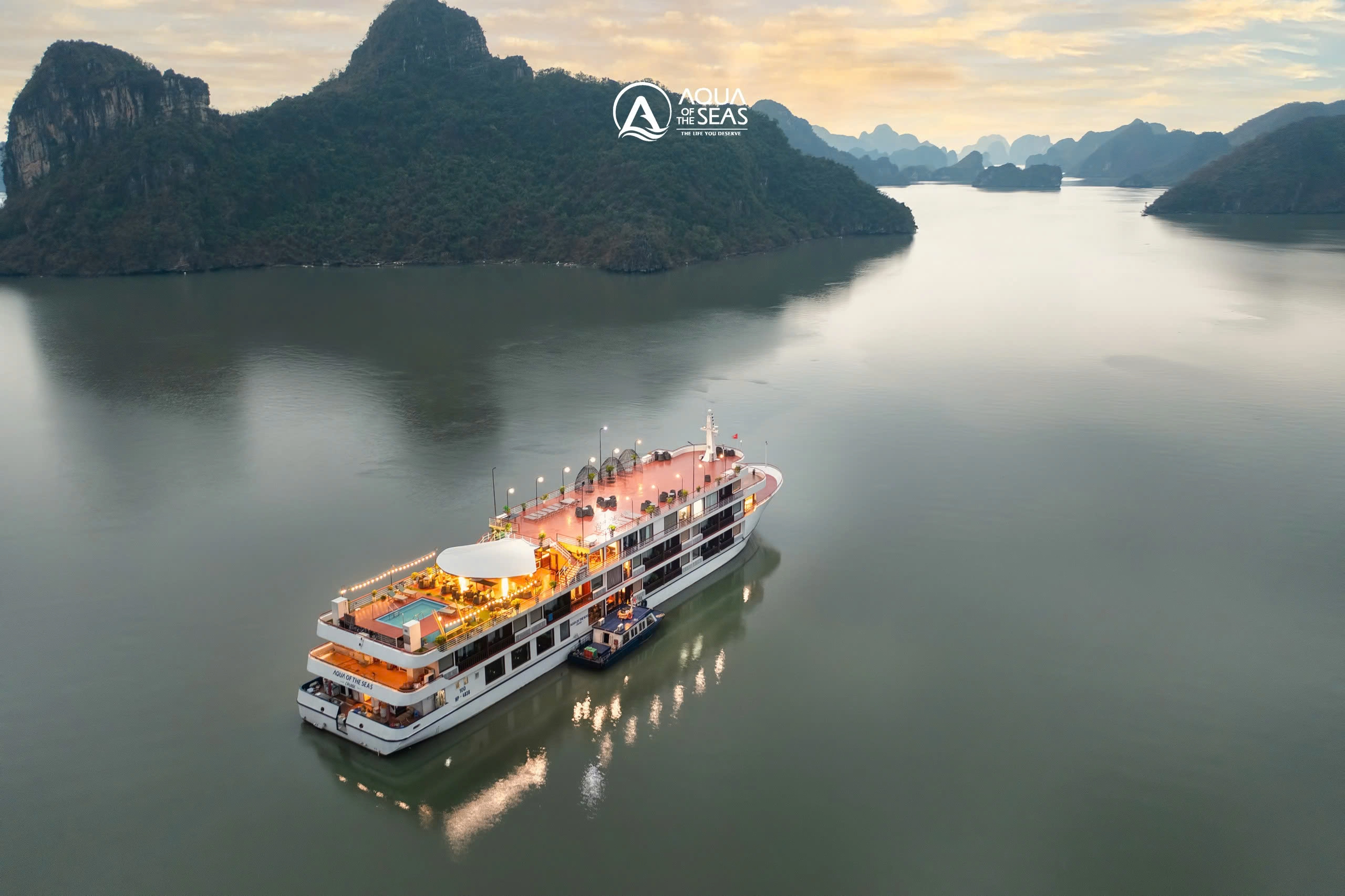2D1N Tour | Explore Ha Long Bay with 5* Aqua Of The Seas Cruise