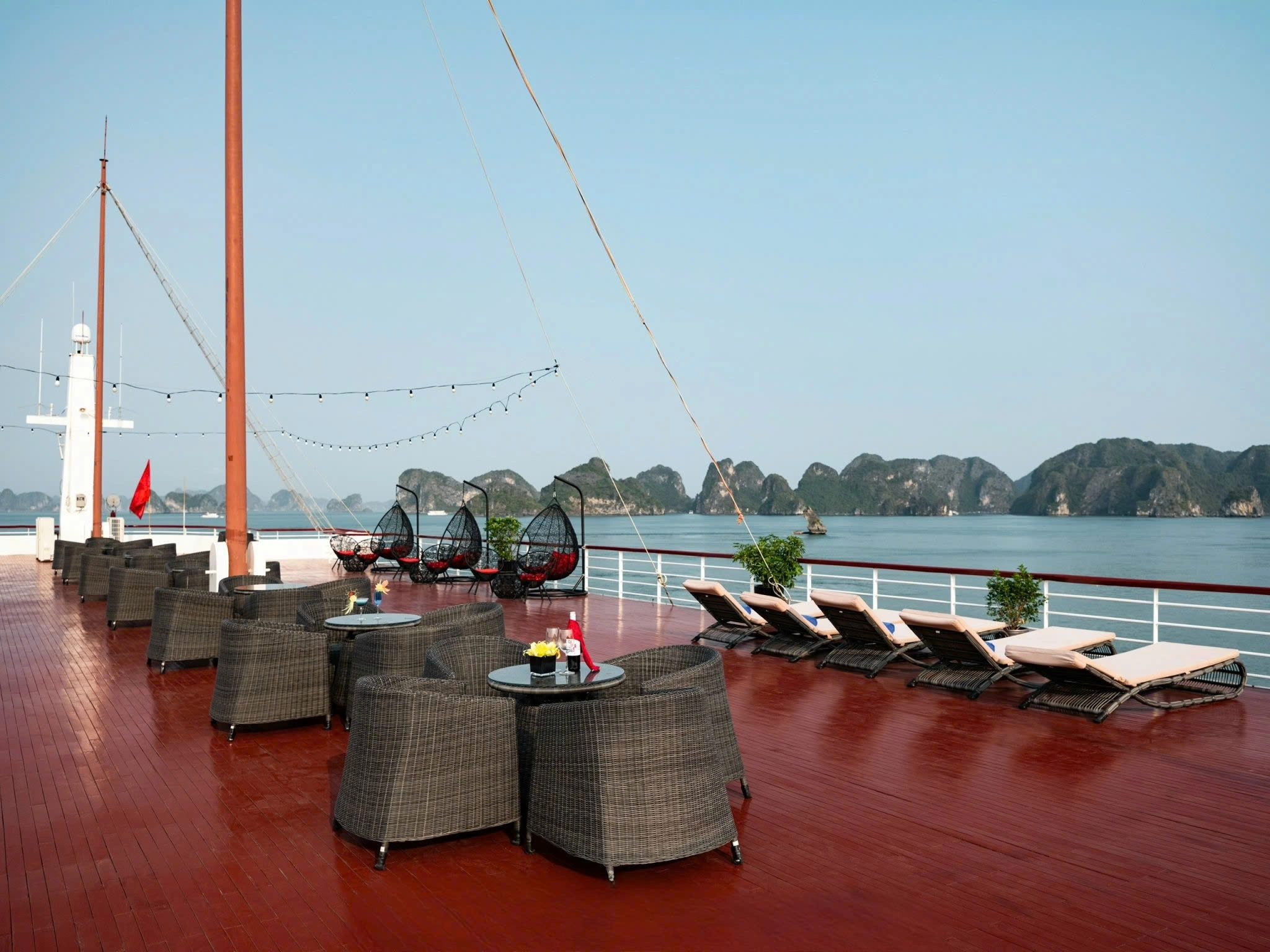 2D1N Tour | Explore Ha Long Bay with 5* Aqua Of The Seas Cruise