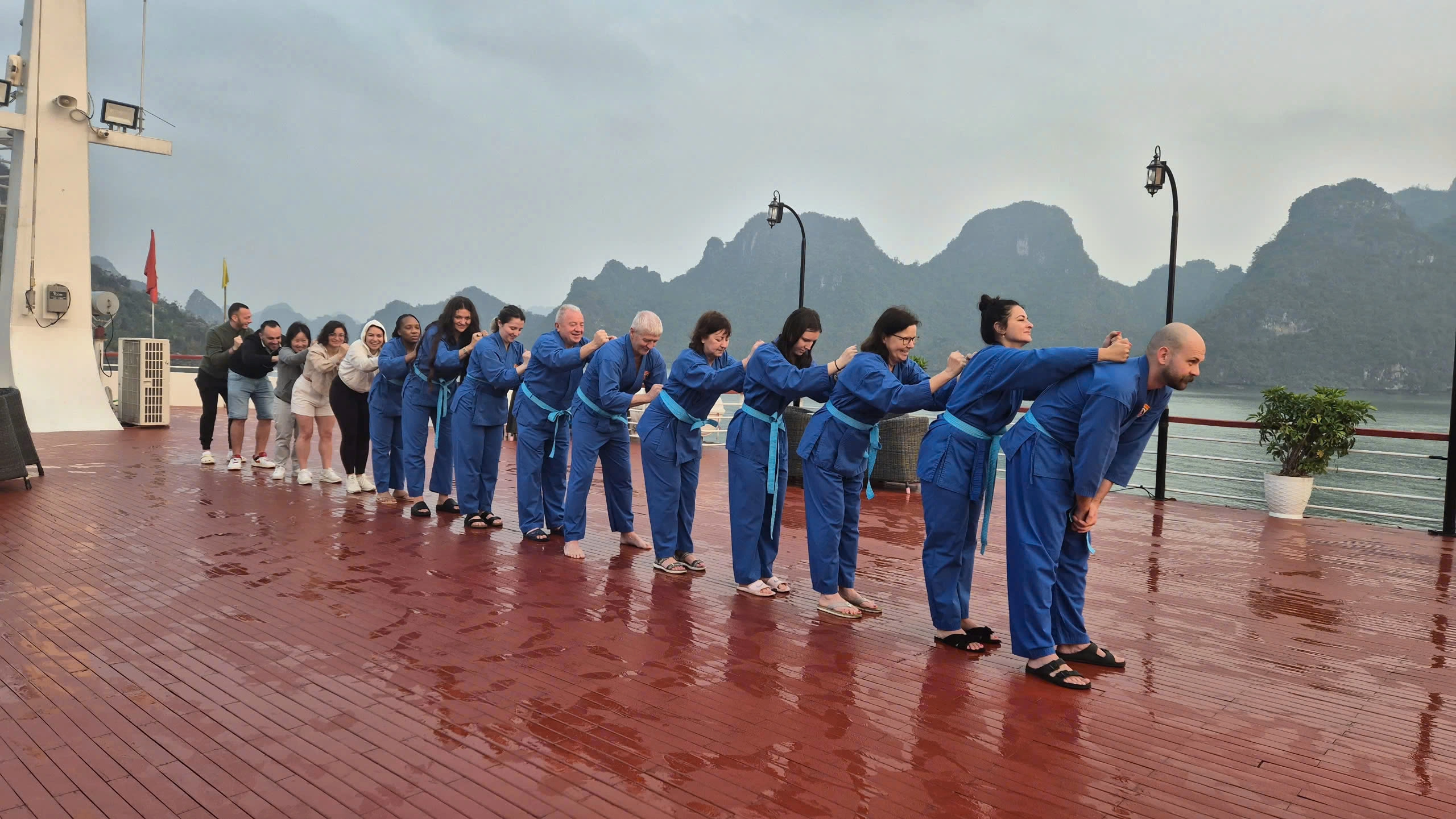 2D1N Tour | Explore Ha Long Bay with 5* Aqua Of The Seas Cruise